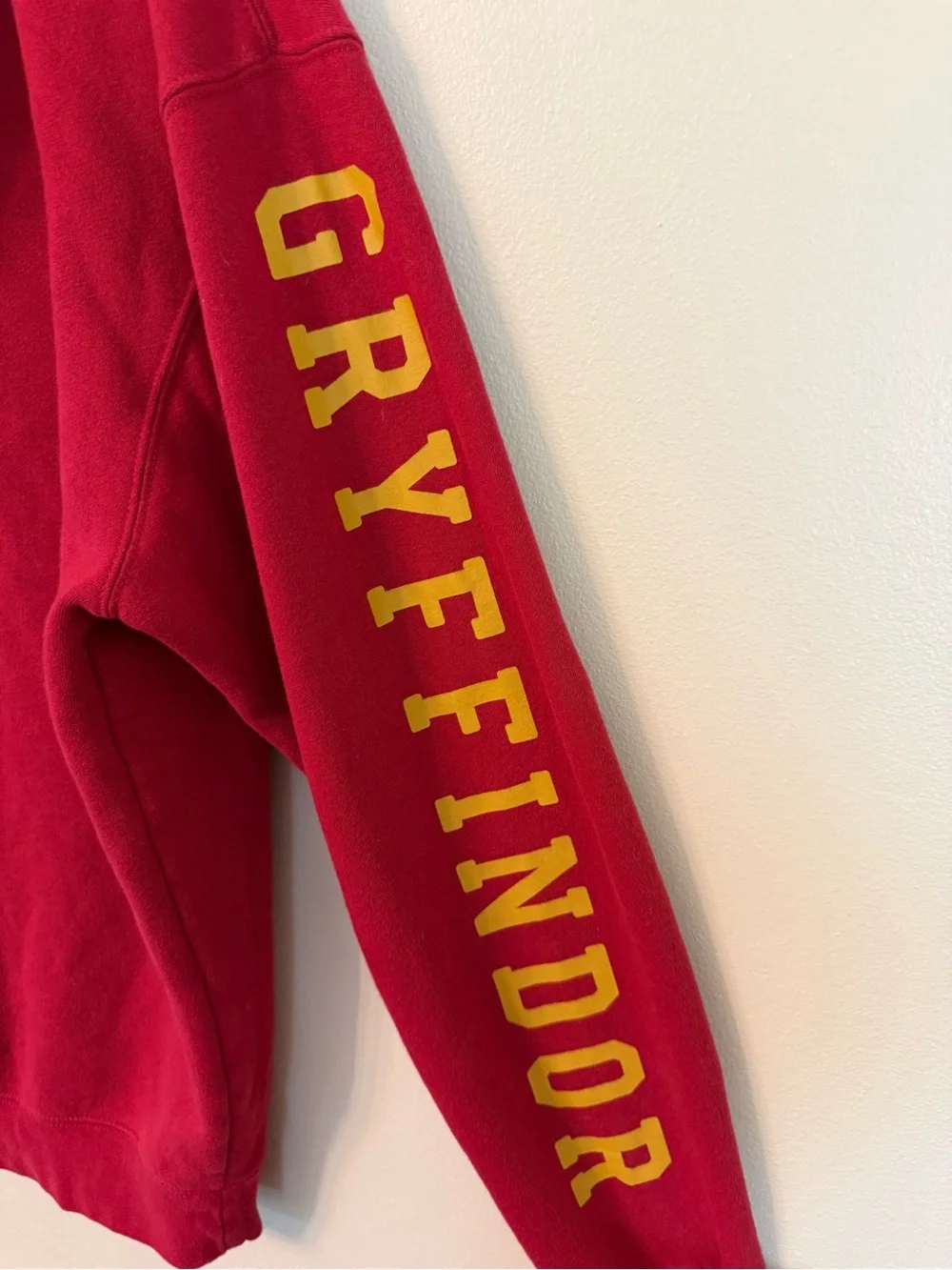 Harry Potter Gryffindor Crest Zip-Up Hoodie Red Gold Universal Studios Medium